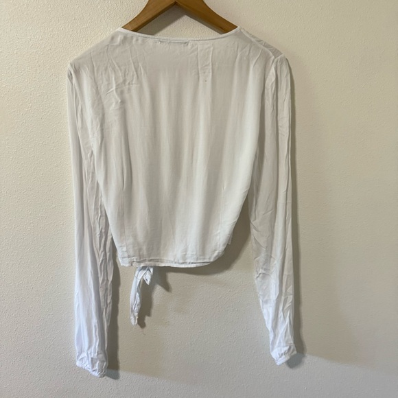 Brandy Melville Wrap Cropped Long Sleeve Top White Viscose-One Size - Picture 3 of 9